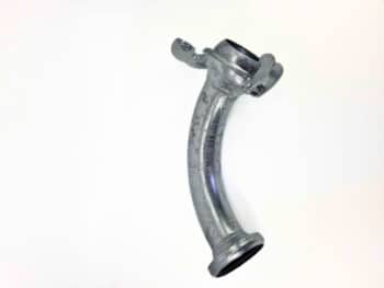 Der Bogen HK108 100 lang System Bauer ist ein gebogenes Metallrohr mit Flanschen an beiden Enden und einem Verriegelungsmechanismus am oberen Ende, dargestellt auf einem schlichten weißen Hintergrund.