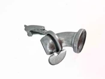 Der Bogen S12 60° Bauer ist eine Metallrohrverschraubung mit gebogenem Körper und aufgesetzter Gelenkschelle, abgebildet auf einem schlichten weißen Hintergrund.