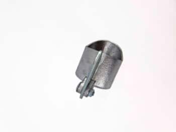 Die Endkappe Aldoma Aluminium für Hakenverschluss ist eine Aluminiumkappe mit abgerundetem Ende für Hakenverschlüsse, die auf weißem Hintergrund dargestellt ist.