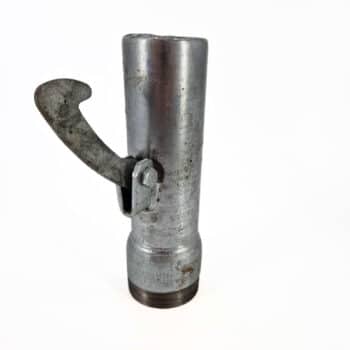 Der Haken mit Gewinde" ist auf weißem Hintergrund abgebildet und besteht aus einer Metallrohrverschraubung mit Bodengewinde und einem gebogenen Hebel an der Seite.