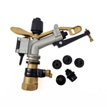 Der Kreis & Sektorregner SB82 ist ein Garten-Sprinklerkopf aus Metall und Kunststoff mit mehreren schwarzen Düsenaufsätzen auf weißem Hintergrund.