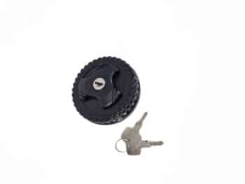 Der Tankdeckel versperrbar ist ein schwarzer verschließbarer Tankdeckel mit zwei silbernen Schlüsseln auf weißem Hintergrund.