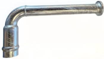 Ein Zwischenhydrant Stahlverzinkt 125/HK108 Becher mit einer 90-Grad-Krümmung und ausgestellten Enden, dargestellt vor einem einfachen weißen Hintergrund.