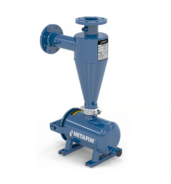 NETAFIM Hydrozyklonfilter 3" mit einer konischen oberen Kammer, einem geflanschten Einlass/Auslass und einem horizontalen zylindrischen Boden, dargestellt auf weißem Hintergrund.